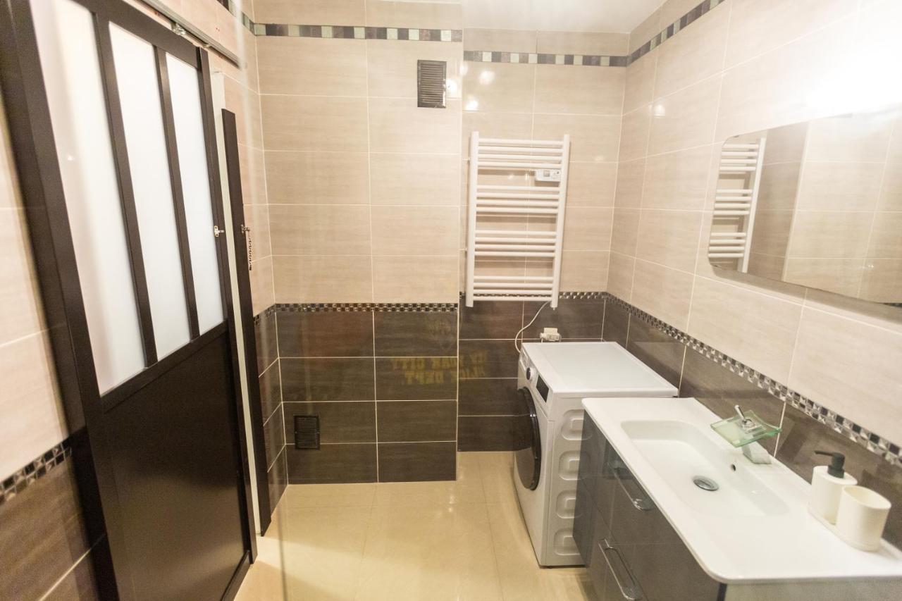 Superbe T4 Renove Spacieux Avec Stationnement Libre Et Gratuit Apartment Марсилия Екстериор снимка